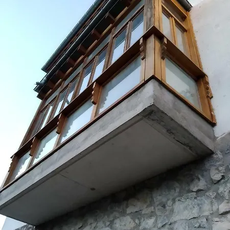 - La Vieja Estacion - Cerca De Bilbao * Castro Urdiales