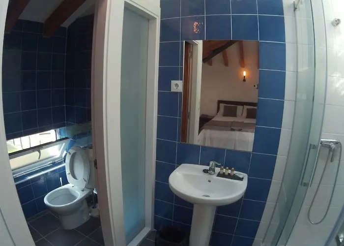 - La Vieja Estación - Cerca De Bilbao * Castro Urdiales