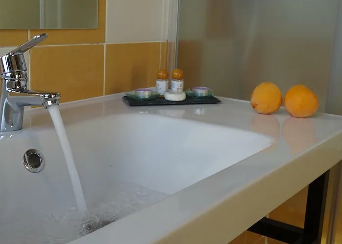 - La Vieja Estacion - Cerca De Bilbao * Castro Urdiales